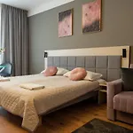 Wolska Suits Apartmán