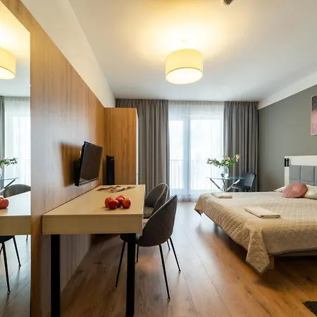 Wolska Suits * ワルシャワ